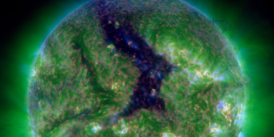 Coronal hole, weak shock passage, filaments