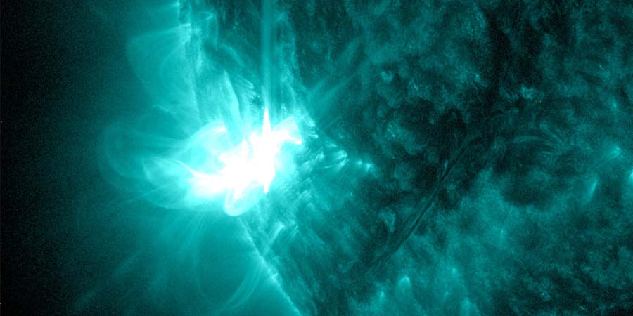 X1.4 solar flare from sunspot region 3697 